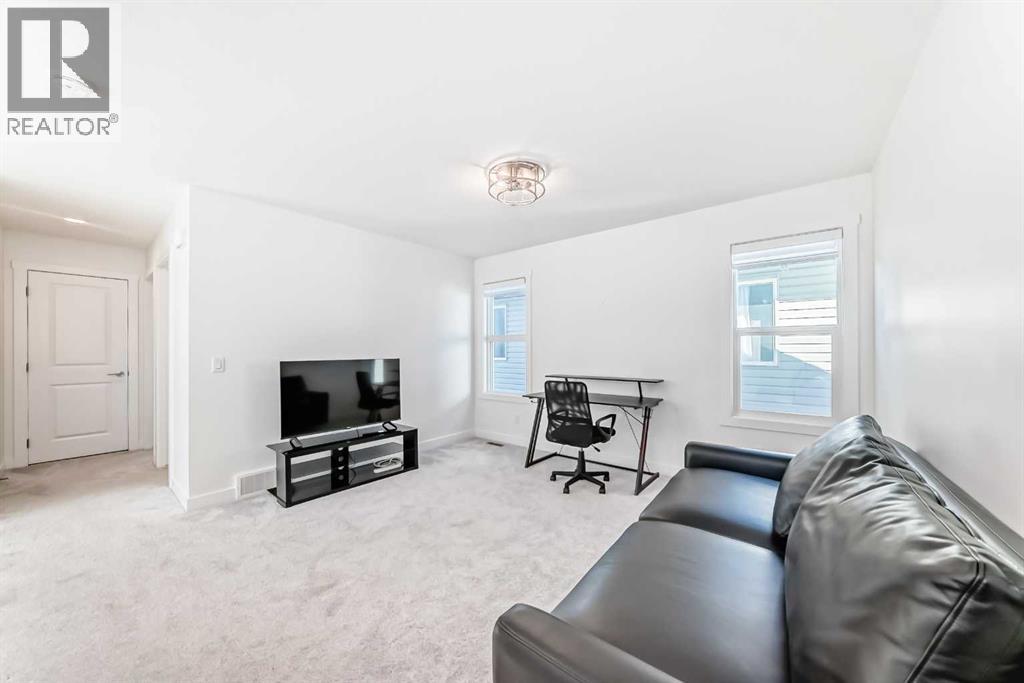 312 Heartland Way, Cochrane, Alberta  T4C 0X2 - Photo 19 - A2250063