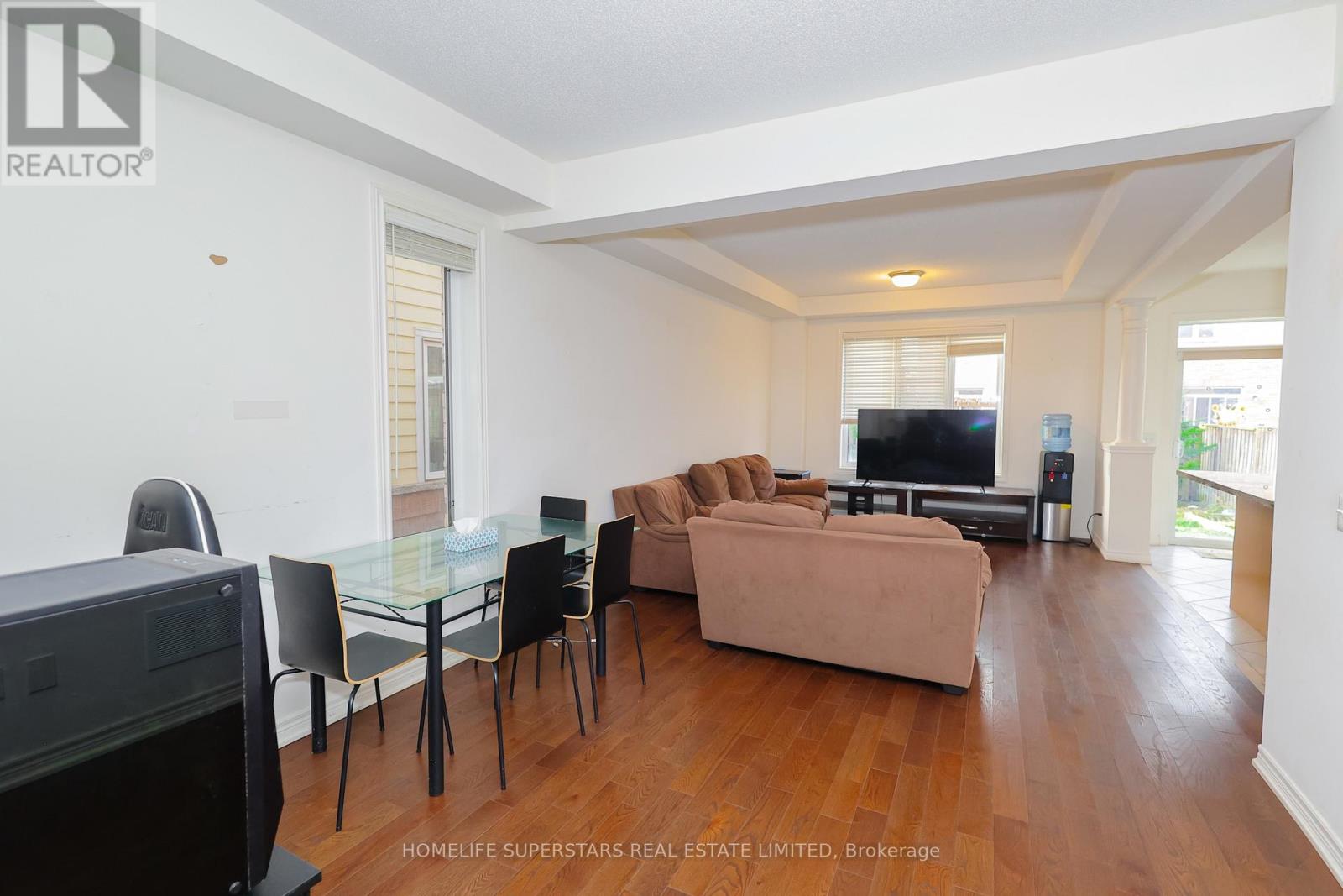 7 White Ash Road, Thorold, Ontario L2V 5G5 - Photo 4 - X12549720