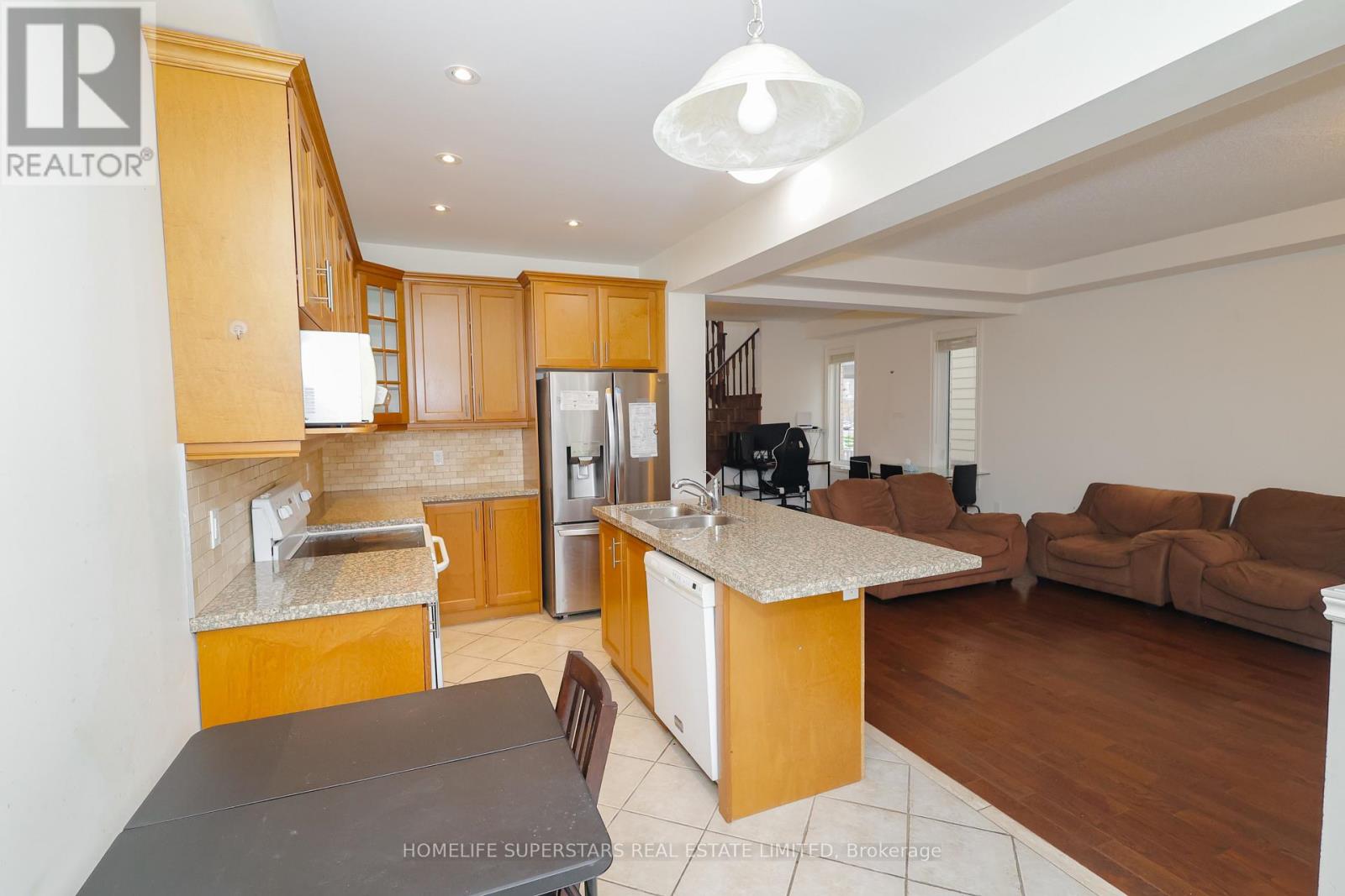 7 White Ash Road, Thorold, Ontario L2V 5G5 - Photo 8 - X12549720