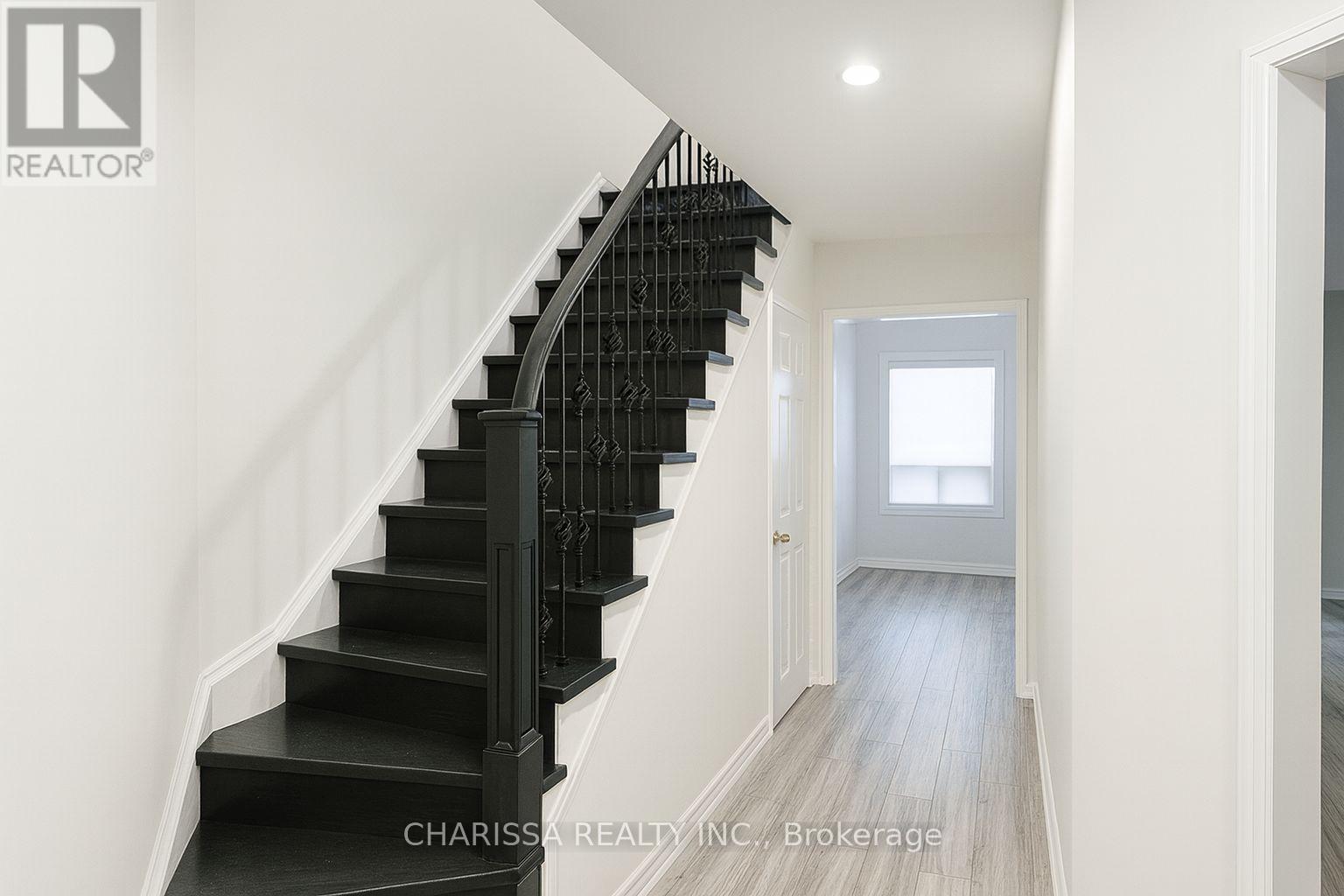 6798 Bansbridge Crescent, Mississauga, Ontario  L5N 6T3 - Photo 11 - W12549760