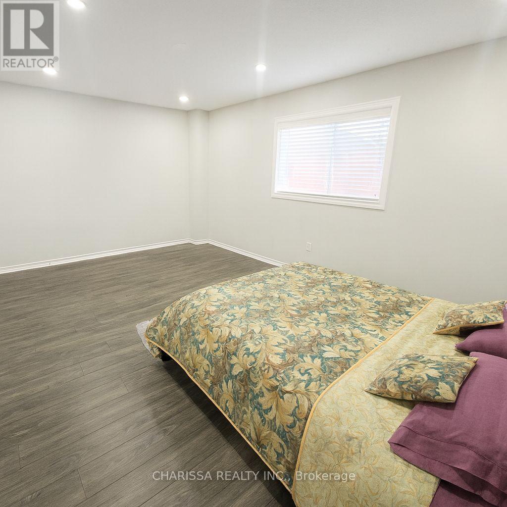 6798 Bansbridge Crescent, Mississauga, Ontario  L5N 6T3 - Photo 6 - W12549760