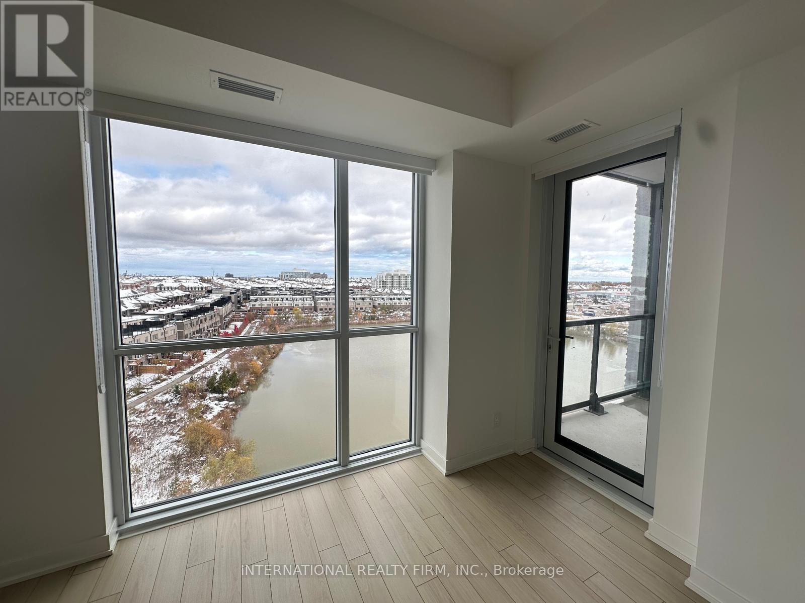 803 - 3071 Trafalgar Rd, Oakville, Ontario  L6H 8C6 - Photo 5 - W12549768