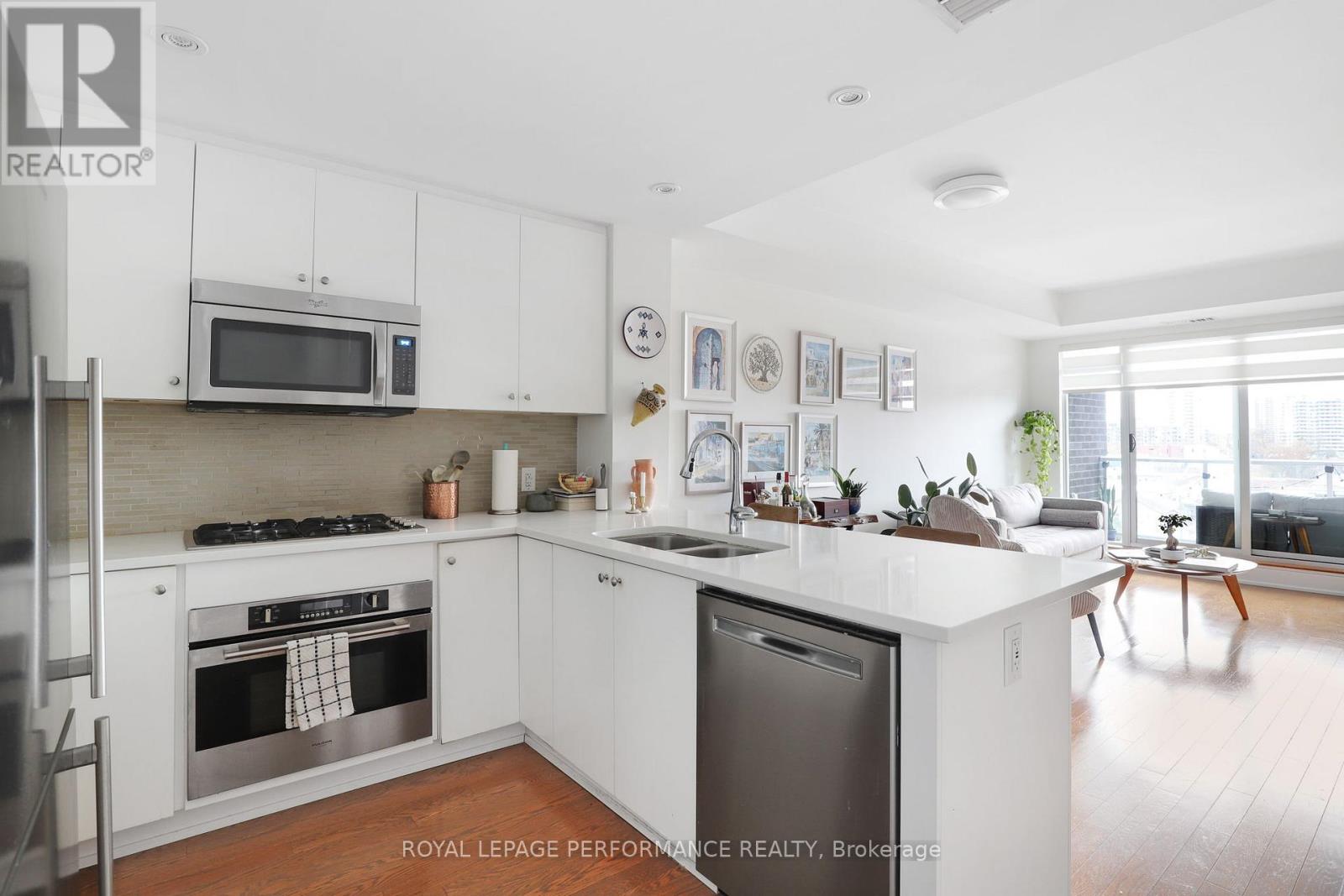 503 - 7 Marquette Avenue, Ottawa, Ontario  K1L 8A7 - Photo 11 - X12549784