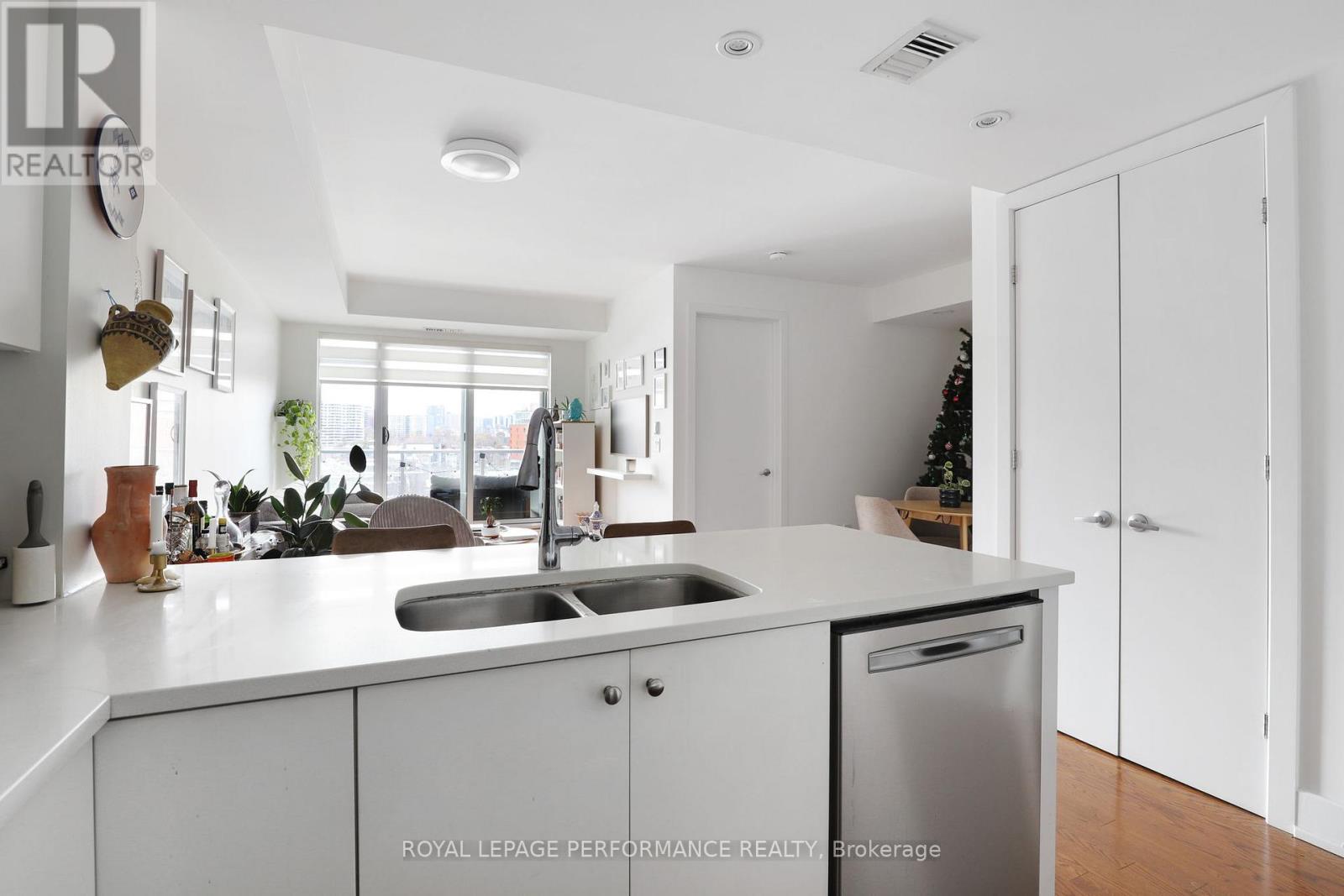 503 - 7 Marquette Avenue, Ottawa, Ontario  K1L 8A7 - Photo 12 - X12549784