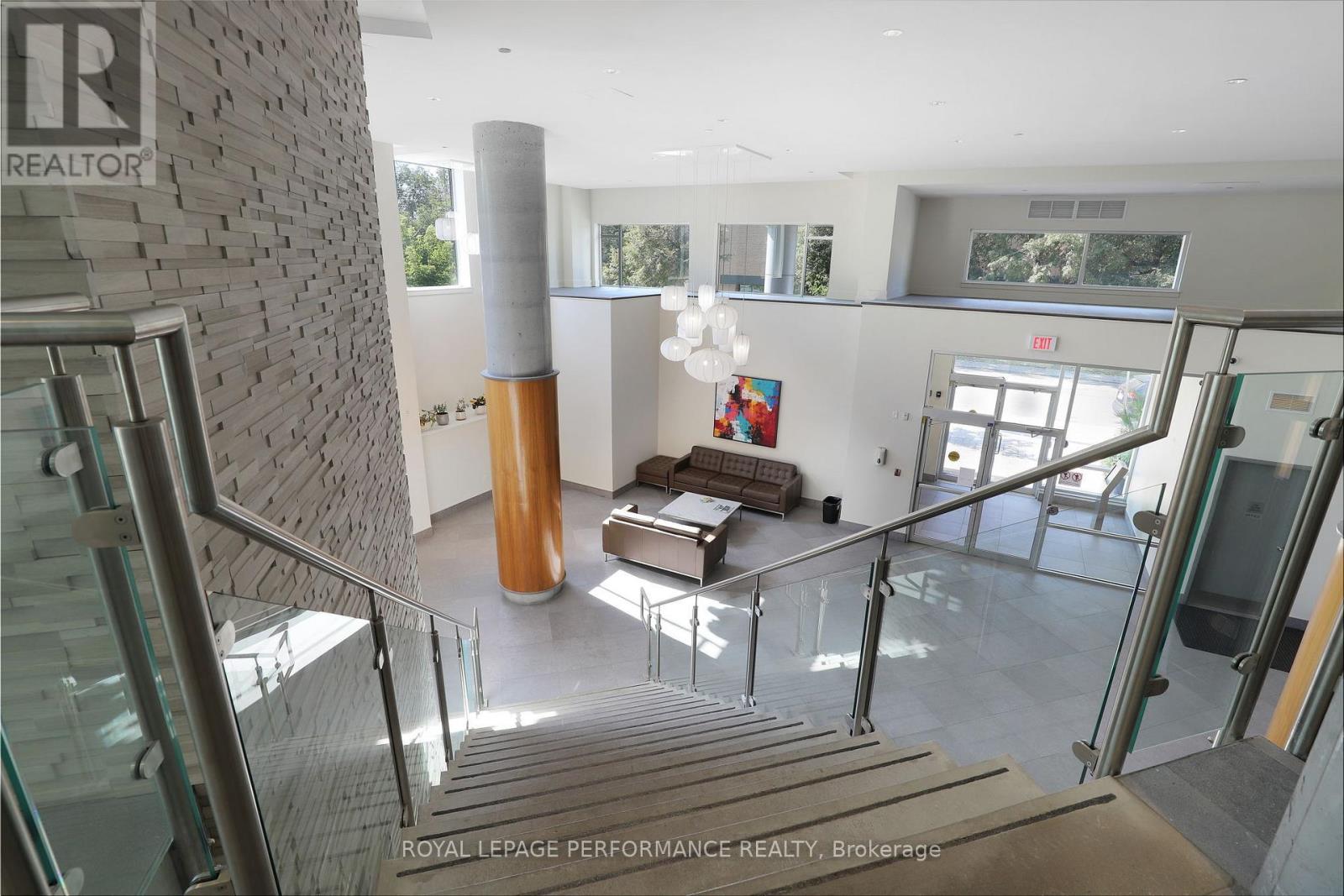 503 - 7 Marquette Avenue, Ottawa, Ontario  K1L 8A7 - Photo 6 - X12549784