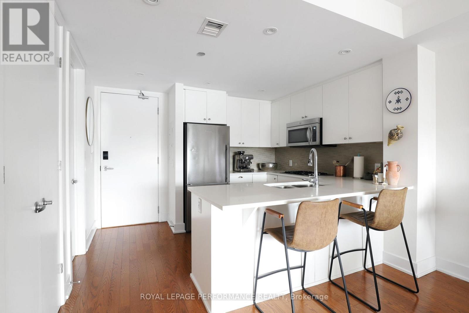 503 - 7 Marquette Avenue, Ottawa, Ontario  K1L 8A7 - Photo 8 - X12549784