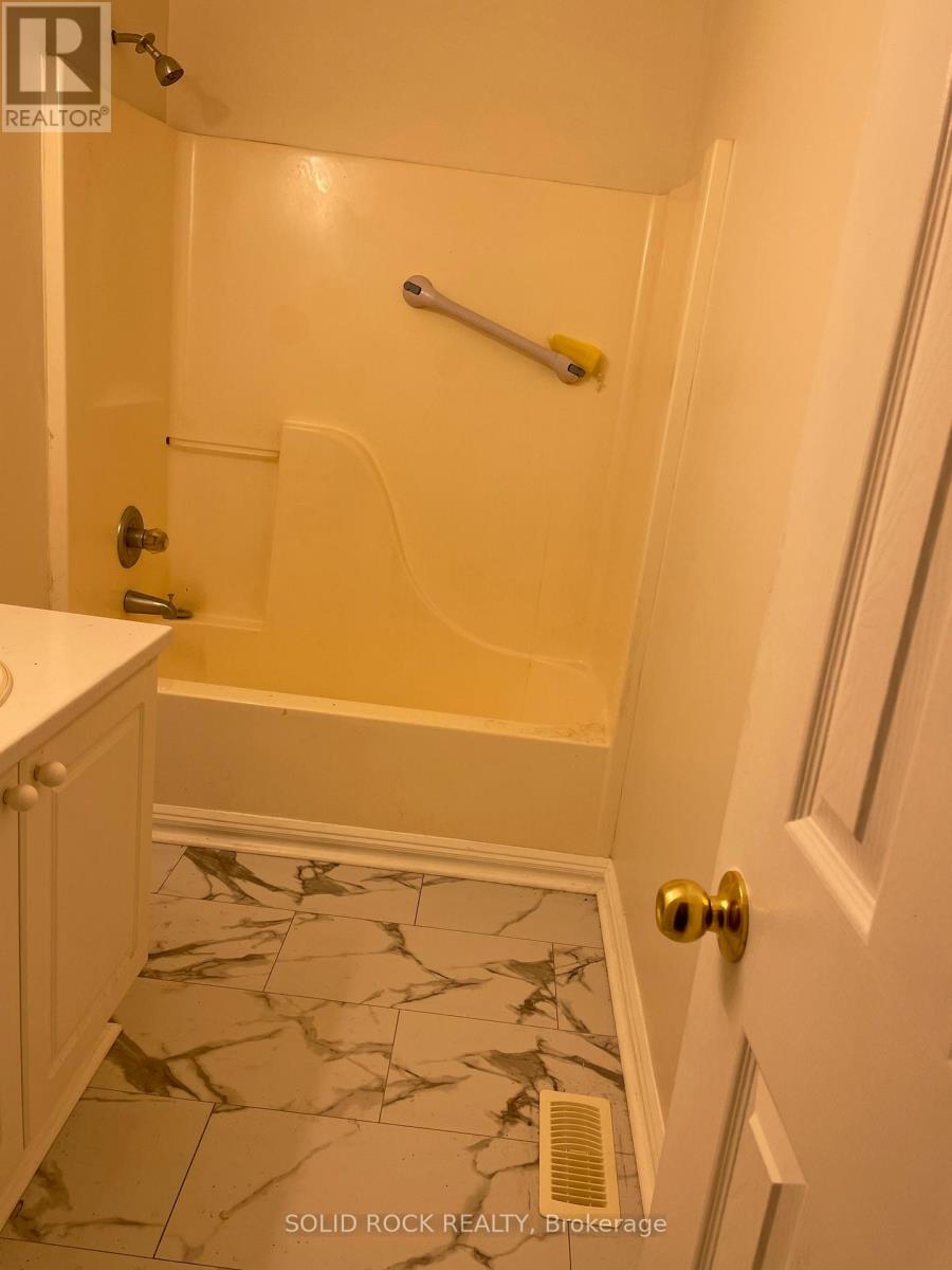 492 Boxwood Street S, Kingston, Ontario K7M 9C4 - Photo 15 - X12527164