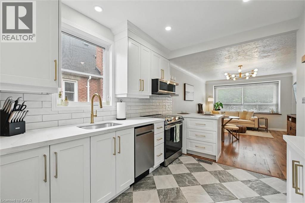 105 Weir Street S, Hamilton, Ontario  L8K 3A8 - Photo 12 - 40771125