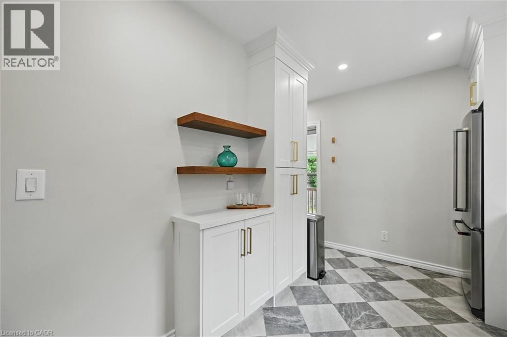 105 Weir Street S, Hamilton, Ontario  L8K 3A8 - Photo 14 - 40771125