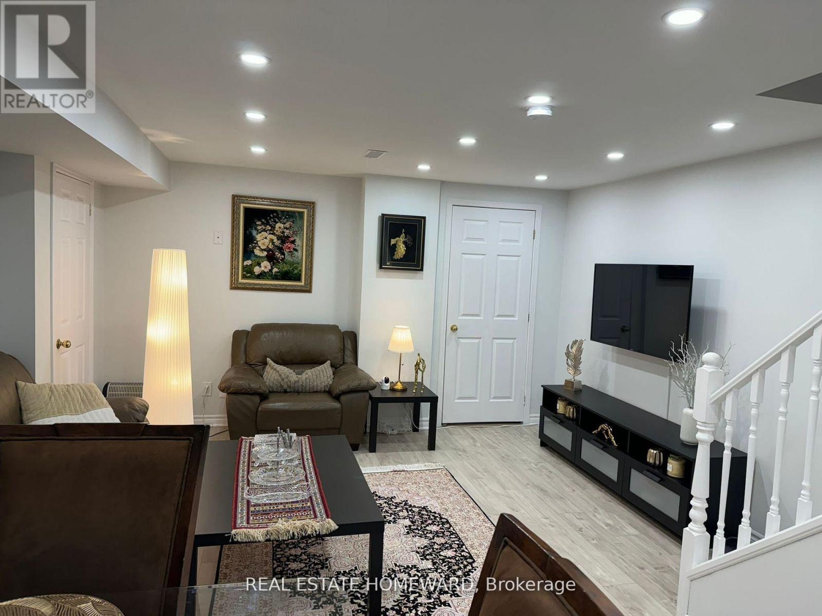 Bsmt - 29 Sarah Ashbridge Avenue, Toronto, Ontario  M4L 3Y1 - Photo 5 - E12549778