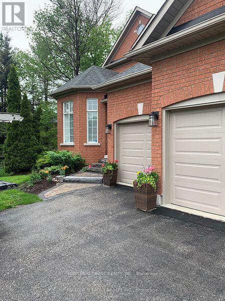 657 CHALEUR PLACE, Newmarket, Ontario