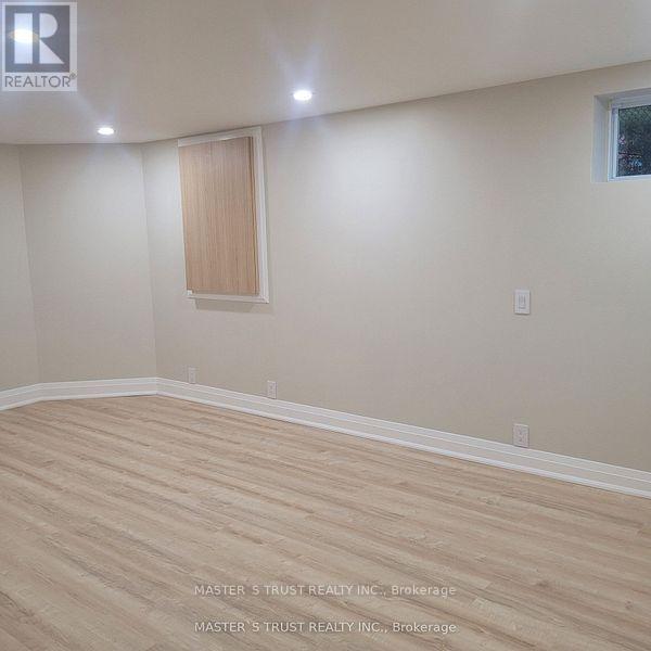 657 Chaleur Place, Newmarket, Ontario  L3X 1L6 - Photo 12 - N12549780