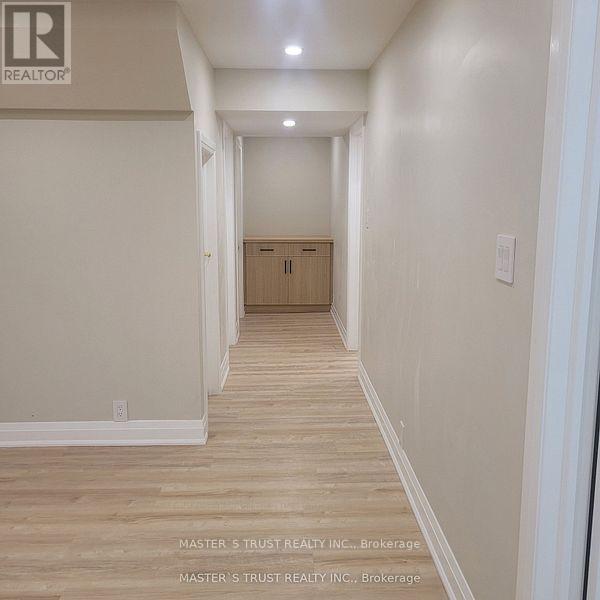 657 Chaleur Place, Newmarket, Ontario  L3X 1L6 - Photo 8 - N12549780