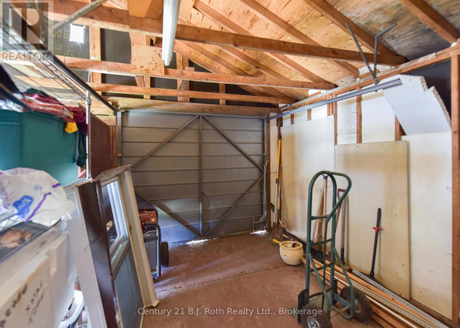 33 Sussex Street S, Kawartha Lakes, Ontario K9V 3E7 - Photo 22 - X12479495