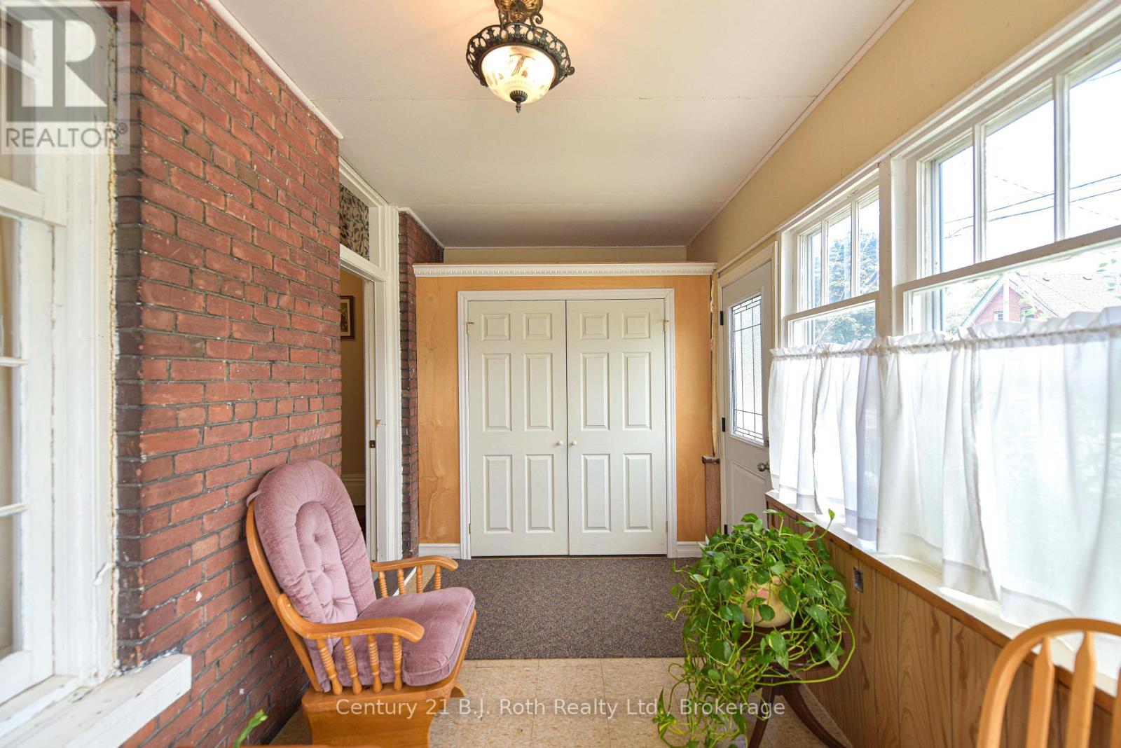 33 Sussex Street S, Kawartha Lakes, Ontario K9V 3E7 - Photo 27 - X12479495