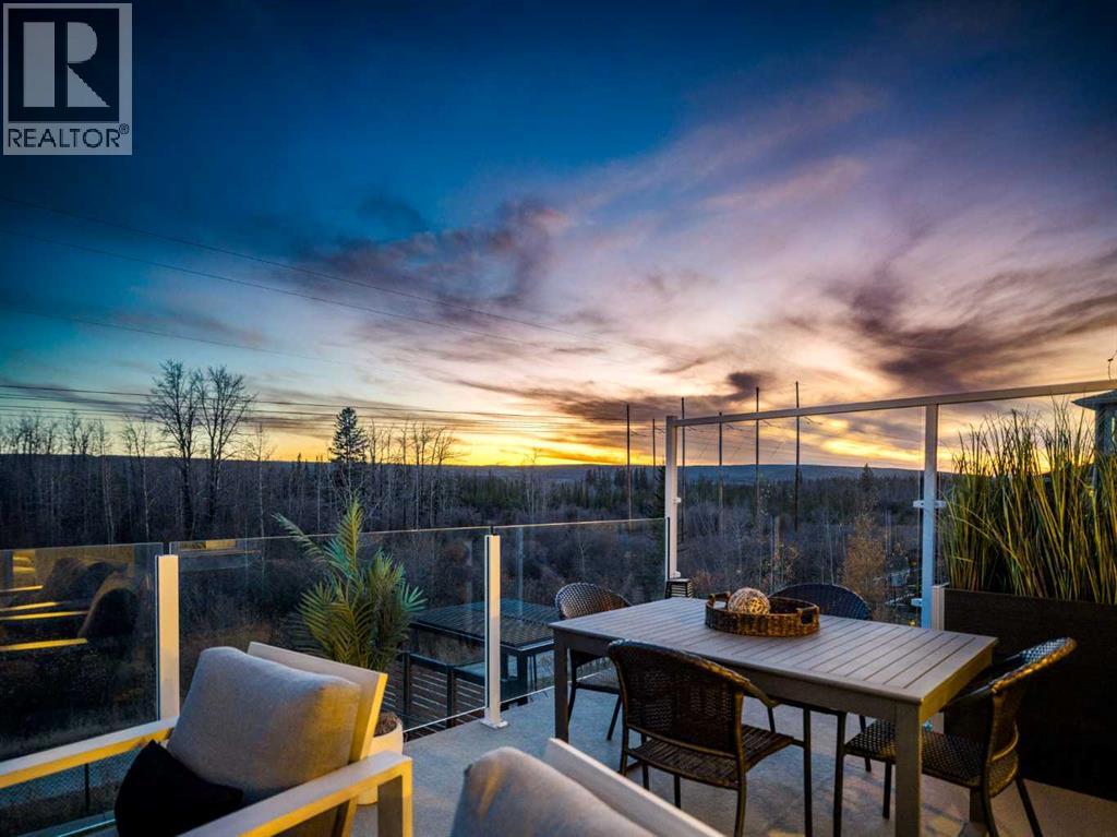 232 Discovery Drive Sw, Calgary, Alberta  T3H 6A2 - Photo 3 - A2270308