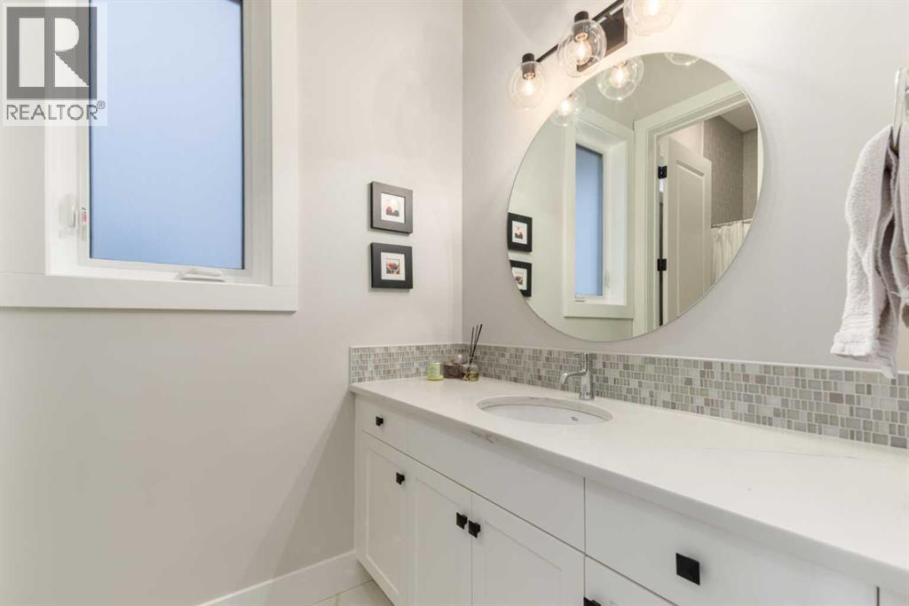 232 Discovery Drive Sw, Calgary, Alberta  T3H 6A2 - Photo 35 - A2270308