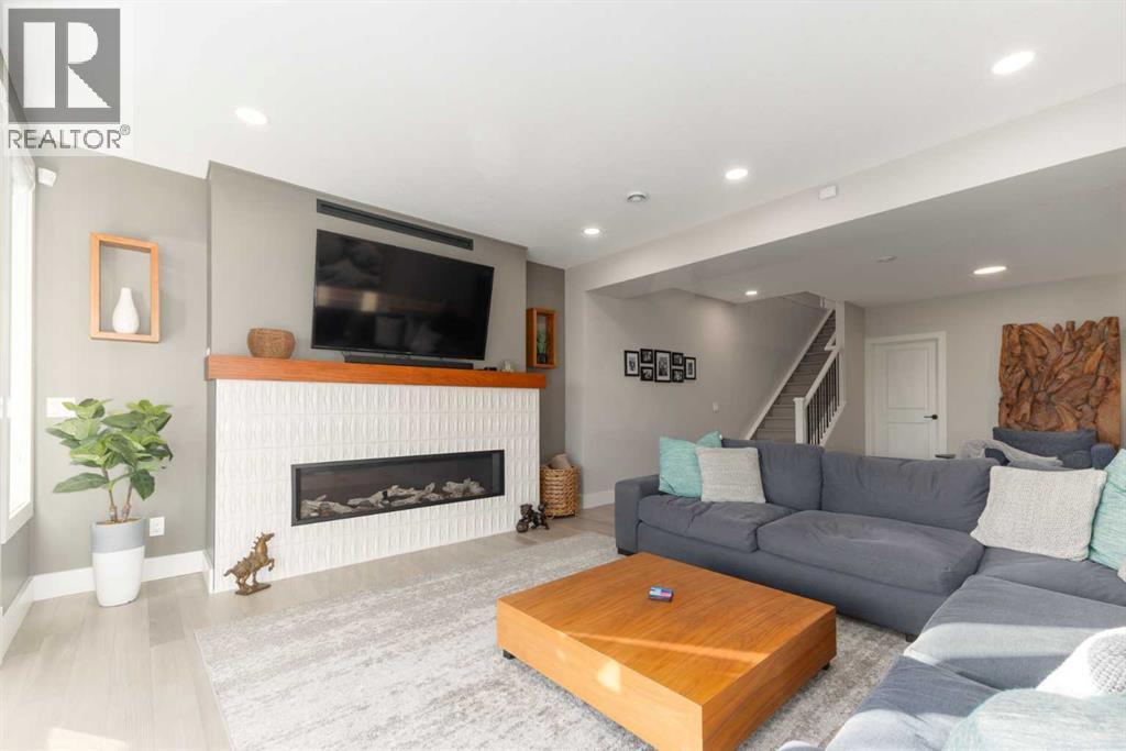 232 Discovery Drive Sw, Calgary, Alberta  T3H 6A2 - Photo 43 - A2270308