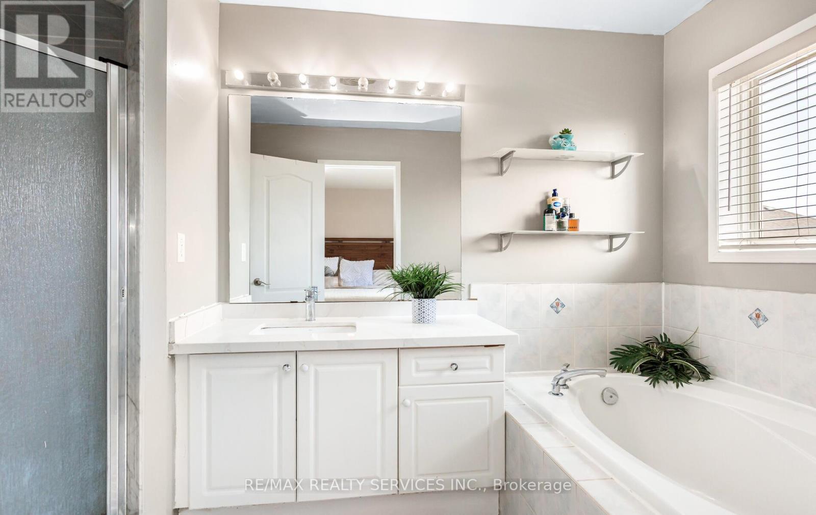 3770 Brinwood Gate, Mississauga, Ontario  L5M 7H2 - Photo 17 - W12549794