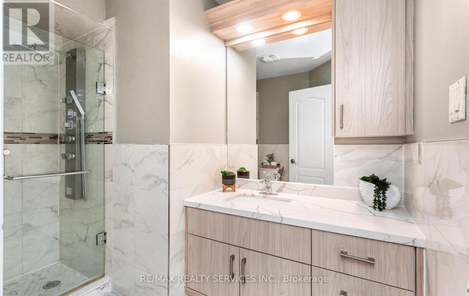 3770 Brinwood Gate, Mississauga, Ontario  L5M 7H2 - Photo 21 - W12549794