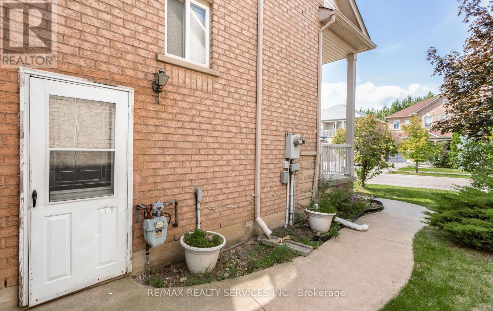 3770 Brinwood Gate, Mississauga, Ontario  L5M 7H2 - Photo 33 - W12549794