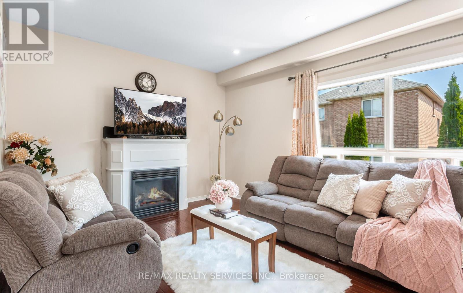 3770 Brinwood Gate, Mississauga, Ontario  L5M 7H2 - Photo 7 - W12549794