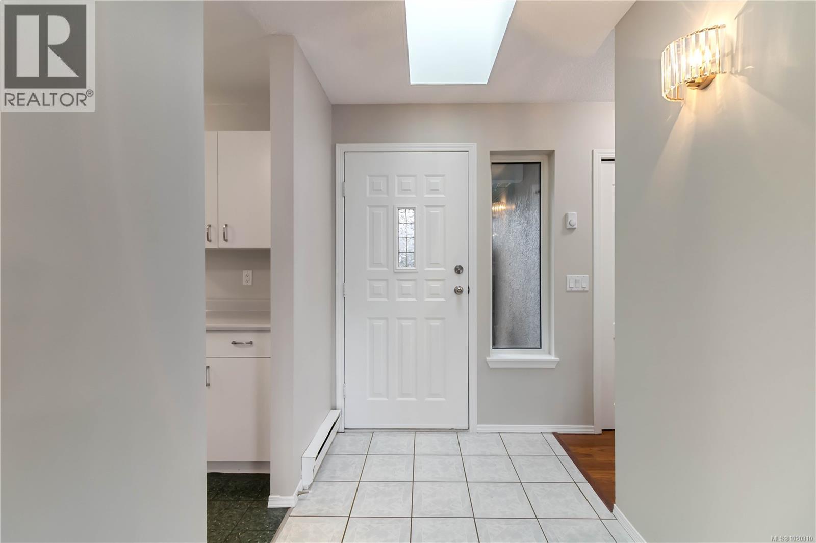 6756 Central Saanich Rd, Central Saanich, British Columbia  V8Z 5V2 - Photo 9 - 1020310