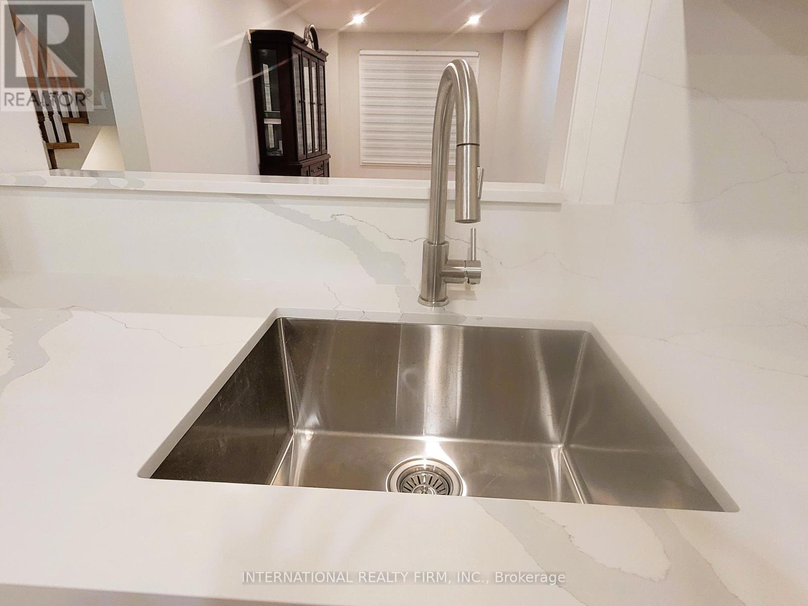 50 Beresford Drive, Richmond Hill, Ontario  L4B 4J6 - Photo 16 - N12549802