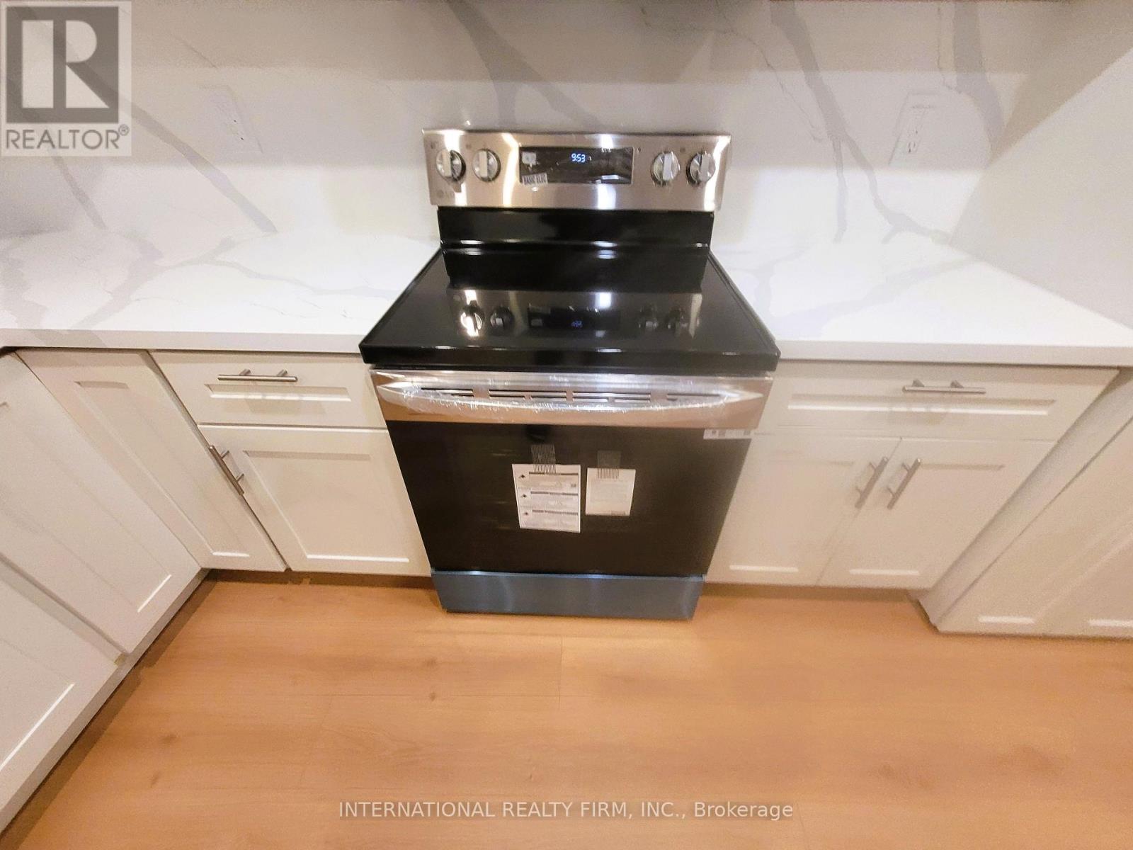 50 Beresford Drive, Richmond Hill, Ontario  L4B 4J6 - Photo 17 - N12549802