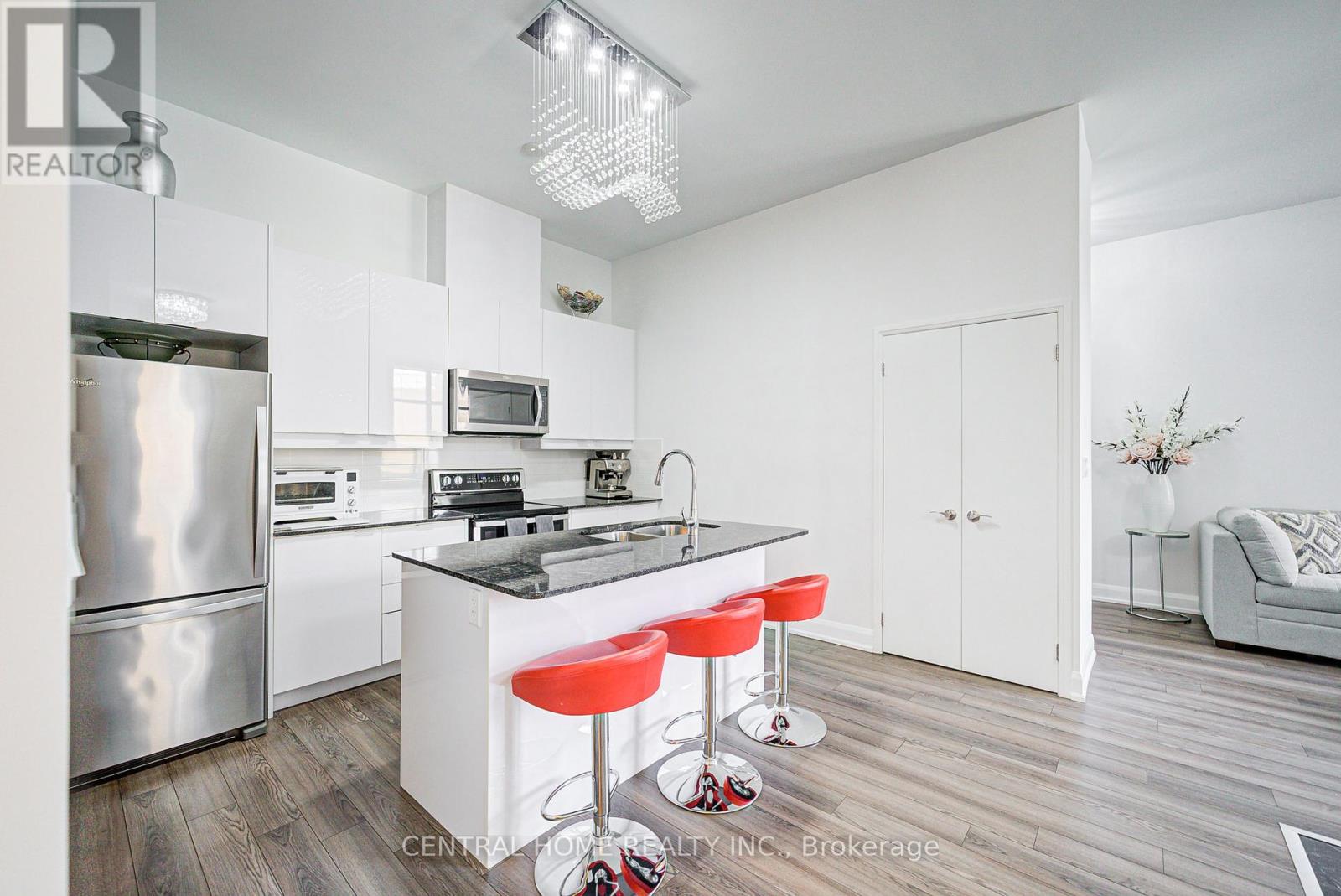 210 - 2910 Highway 7 Road W, Vaughan, Ontario  L4K 0H8 - Photo 13 - N12549804