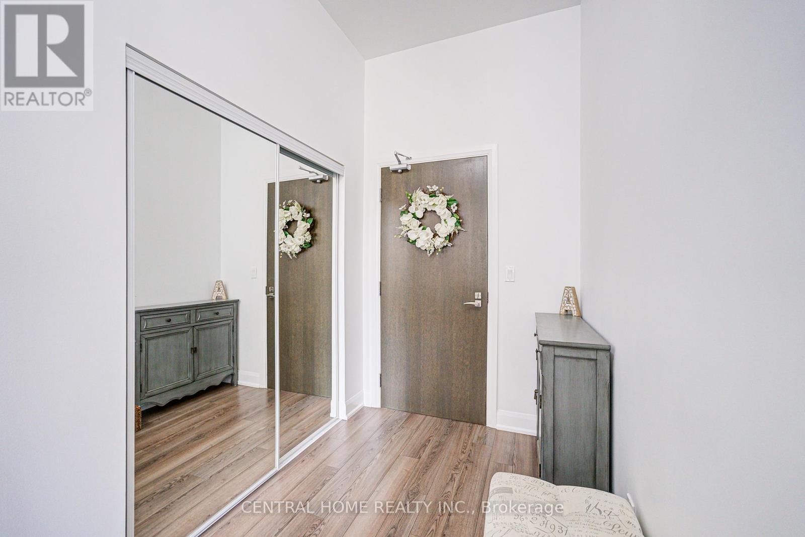 210 - 2910 Highway 7 Road W, Vaughan, Ontario  L4K 0H8 - Photo 5 - N12549804