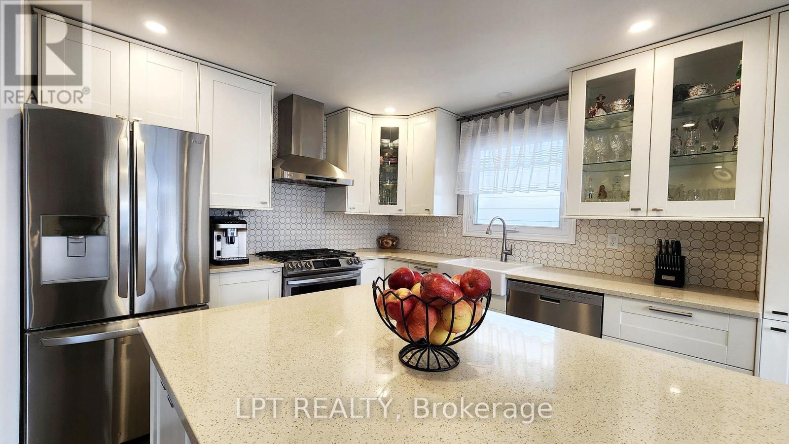 48 Maplehurst Crescent, Barrie, Ontario  L4M 4X2 - Photo 11 - S12549796