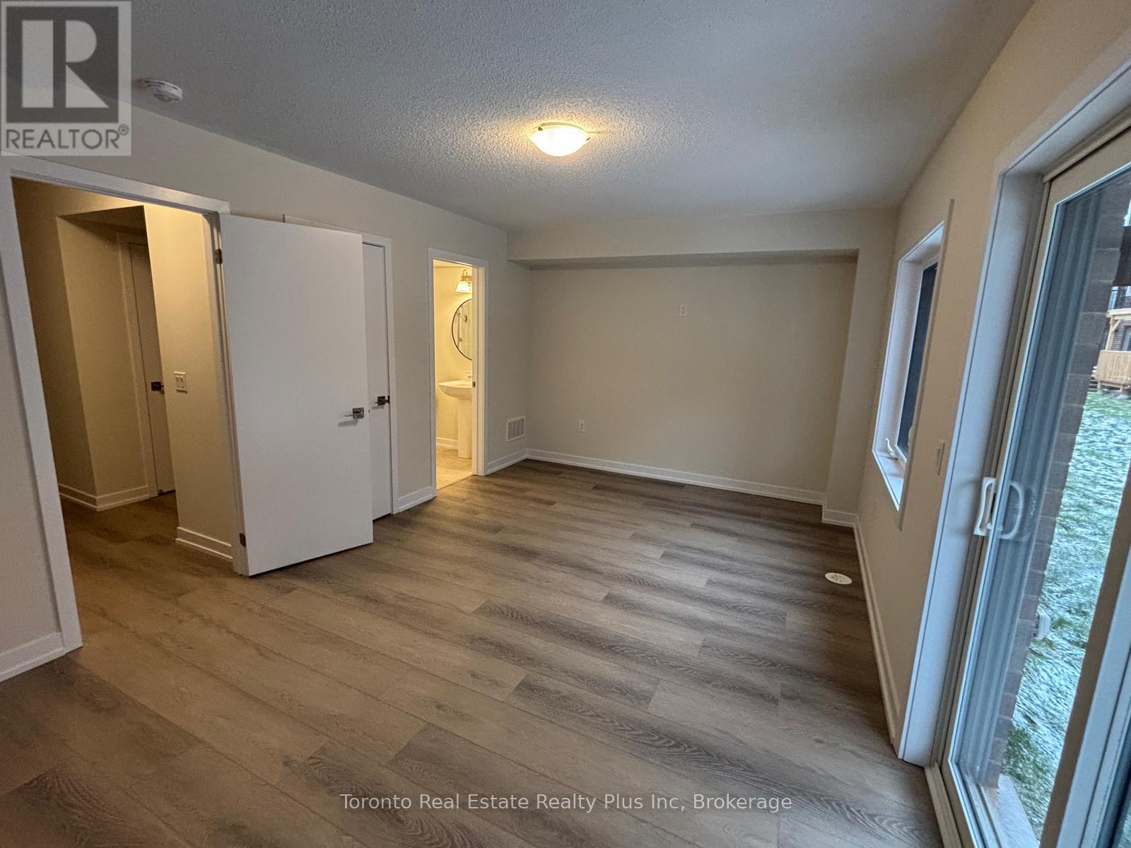 1341 Kaniv Street, Oakville, Ontario  L6M 5R3 - Photo 27 - W12549808