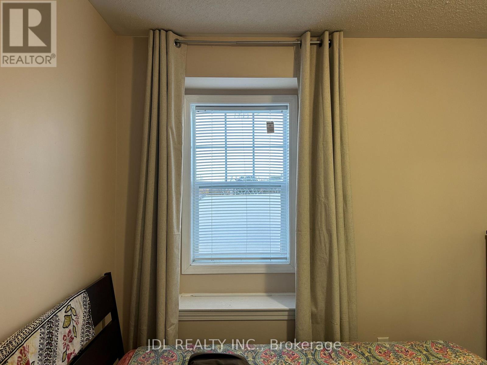 233a Rouge River Dr Drive, Toronto, Ontario M1B 6H2 - Photo 3 - E12548138