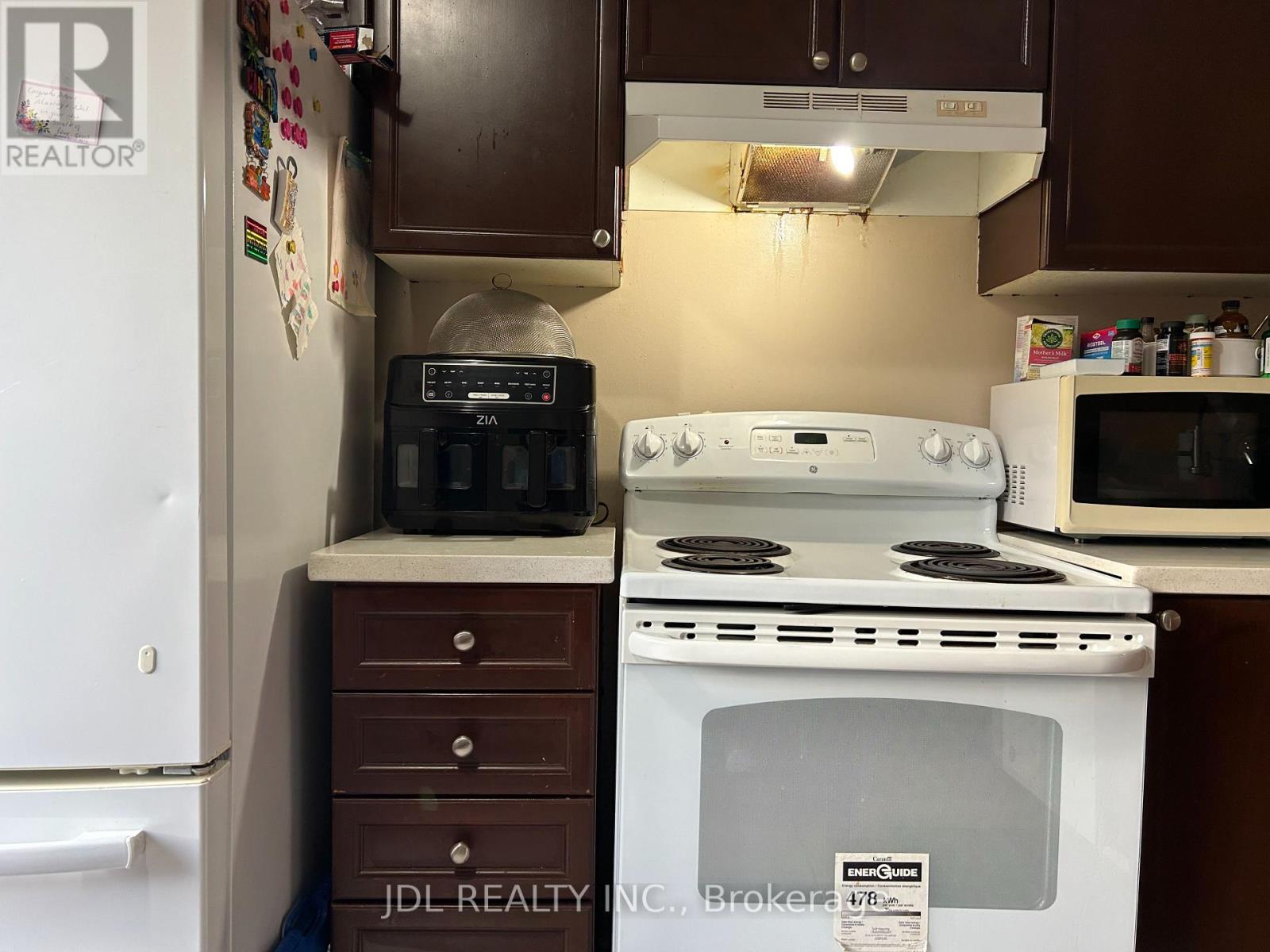 233a Rouge River Dr Drive, Toronto, Ontario M1B 6H2 - Photo 4 - E12548138