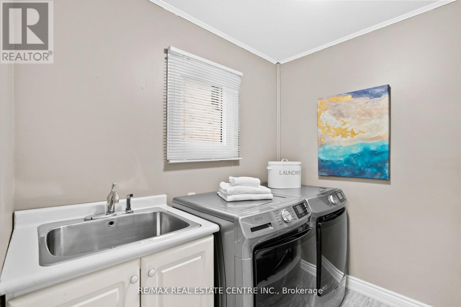 20 Driftwood Place, Hamilton, Ontario  L8J 2N7 - Photo 18 - X12542612