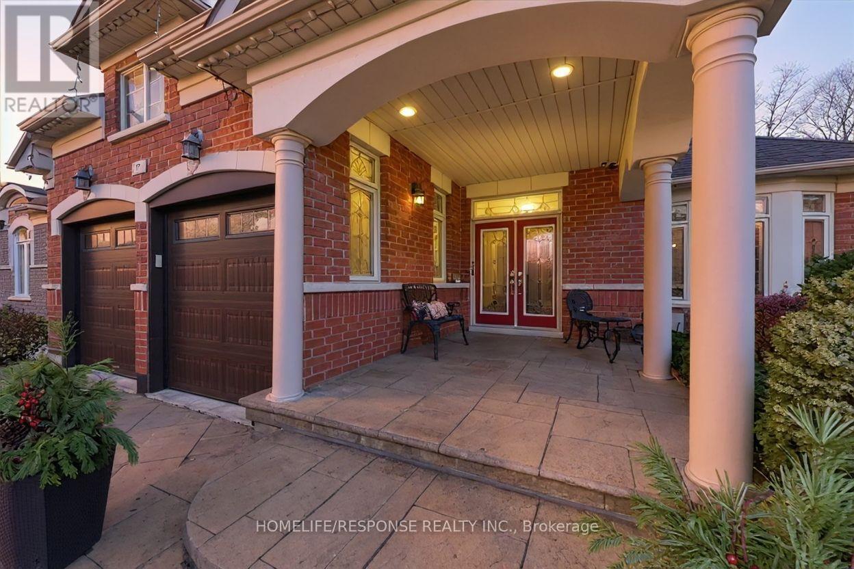 17 Mcnutt Street, Brampton, Ontario L6Y 5L3 - Photo 3 - W12507892