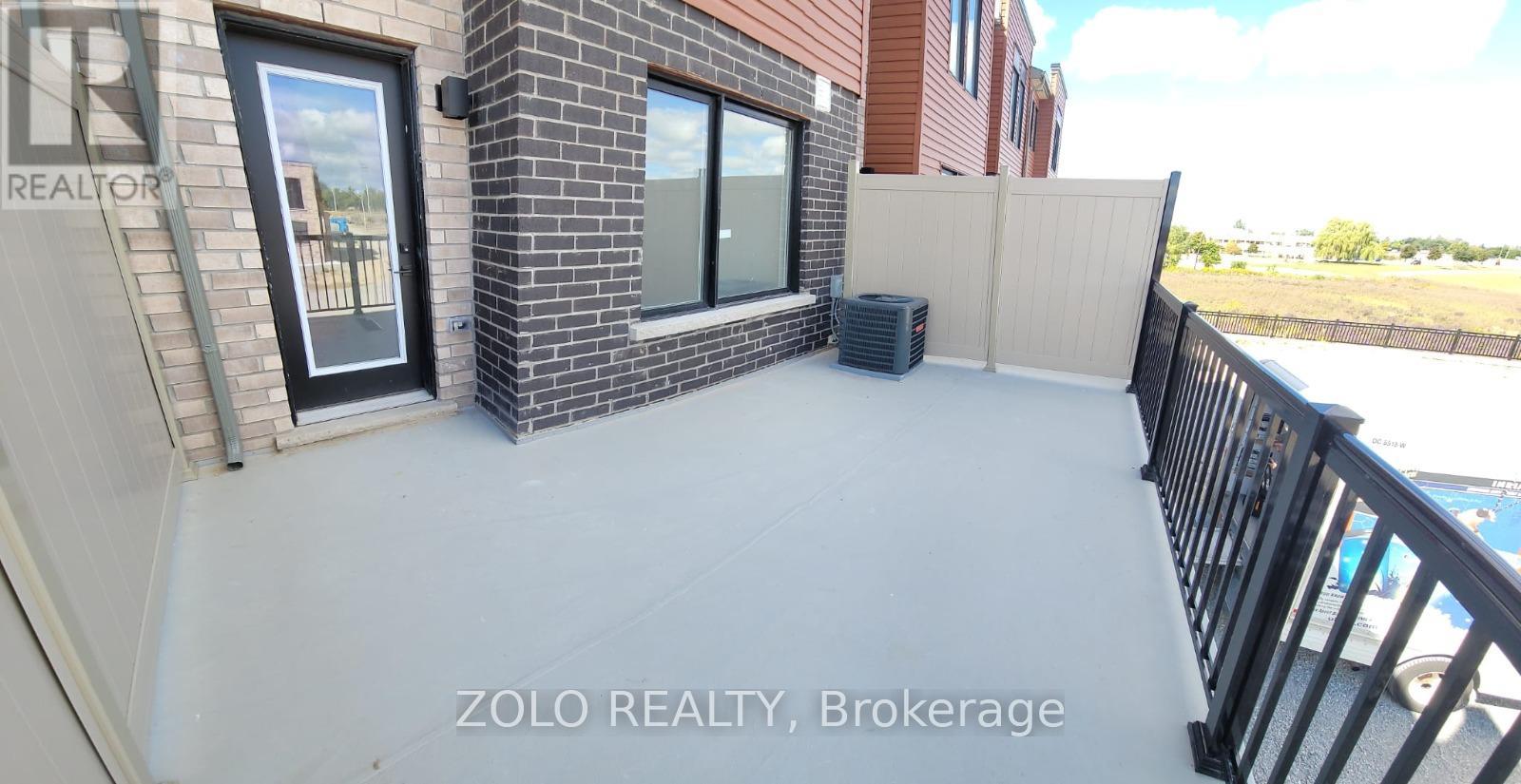 114 Fairlane Avenue, Barrie, Ontario  L9J 0M5 - Photo 3 - S12549824