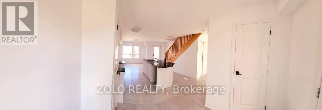 114 Fairlane Avenue, Barrie, Ontario  L9J 0M5 - Photo 4 - S12549824