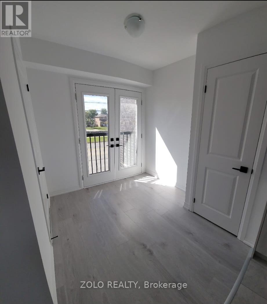 114 Fairlane Avenue, Barrie, Ontario  L9J 0M5 - Photo 9 - S12549824