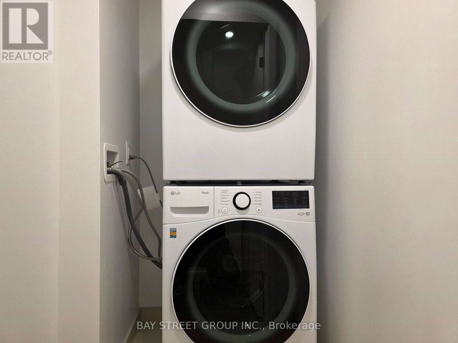 1706 - 395 Square One Drive, Mississauga, Ontario  L5B 0G7 - Photo 10 - W12549814