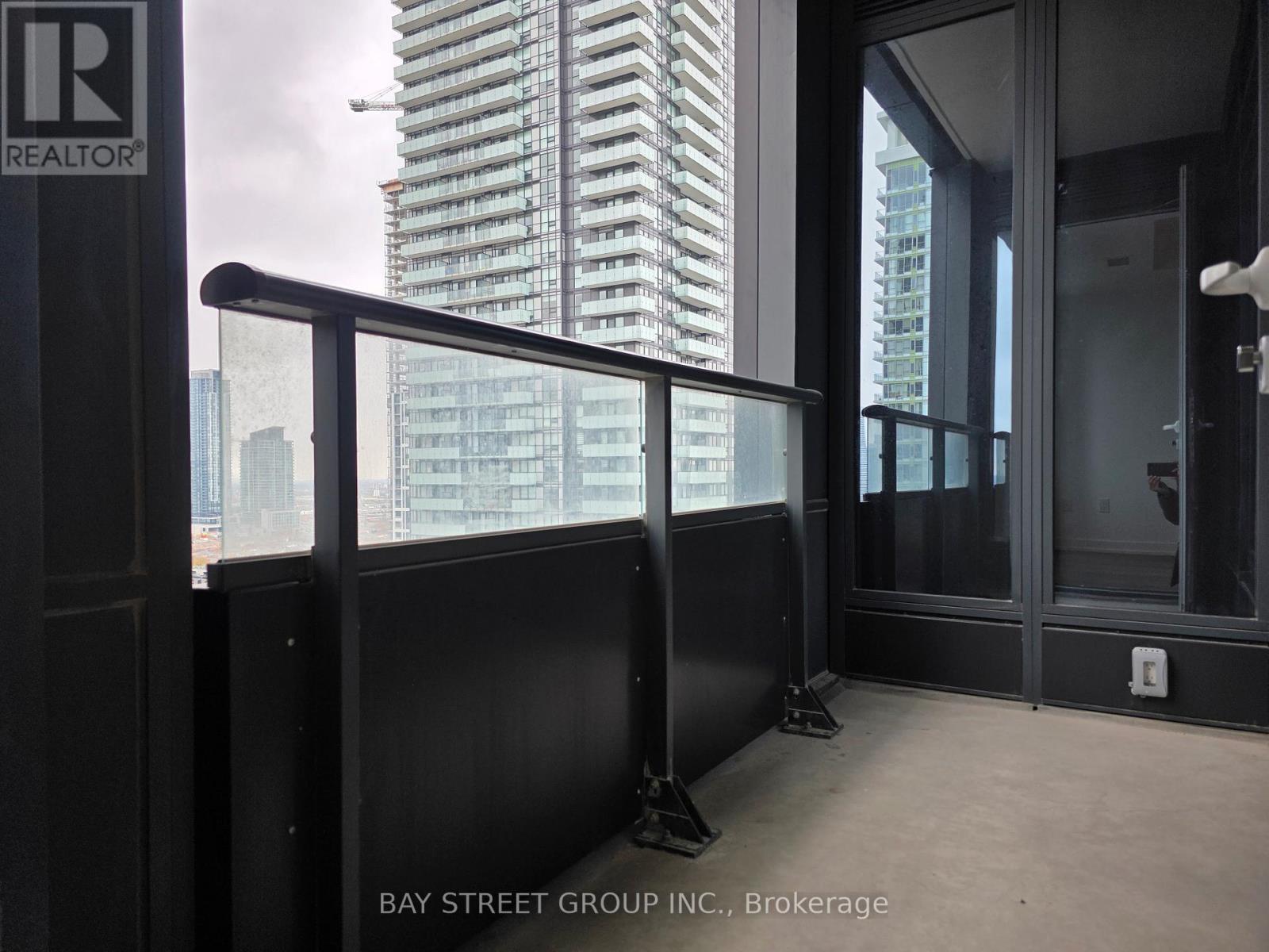 1706 - 395 Square One Drive, Mississauga, Ontario  L5B 0G7 - Photo 11 - W12549814