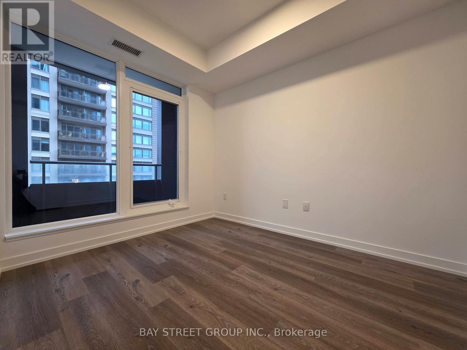 1706 - 395 Square One Drive, Mississauga, Ontario  L5B 0G7 - Photo 6 - W12549814