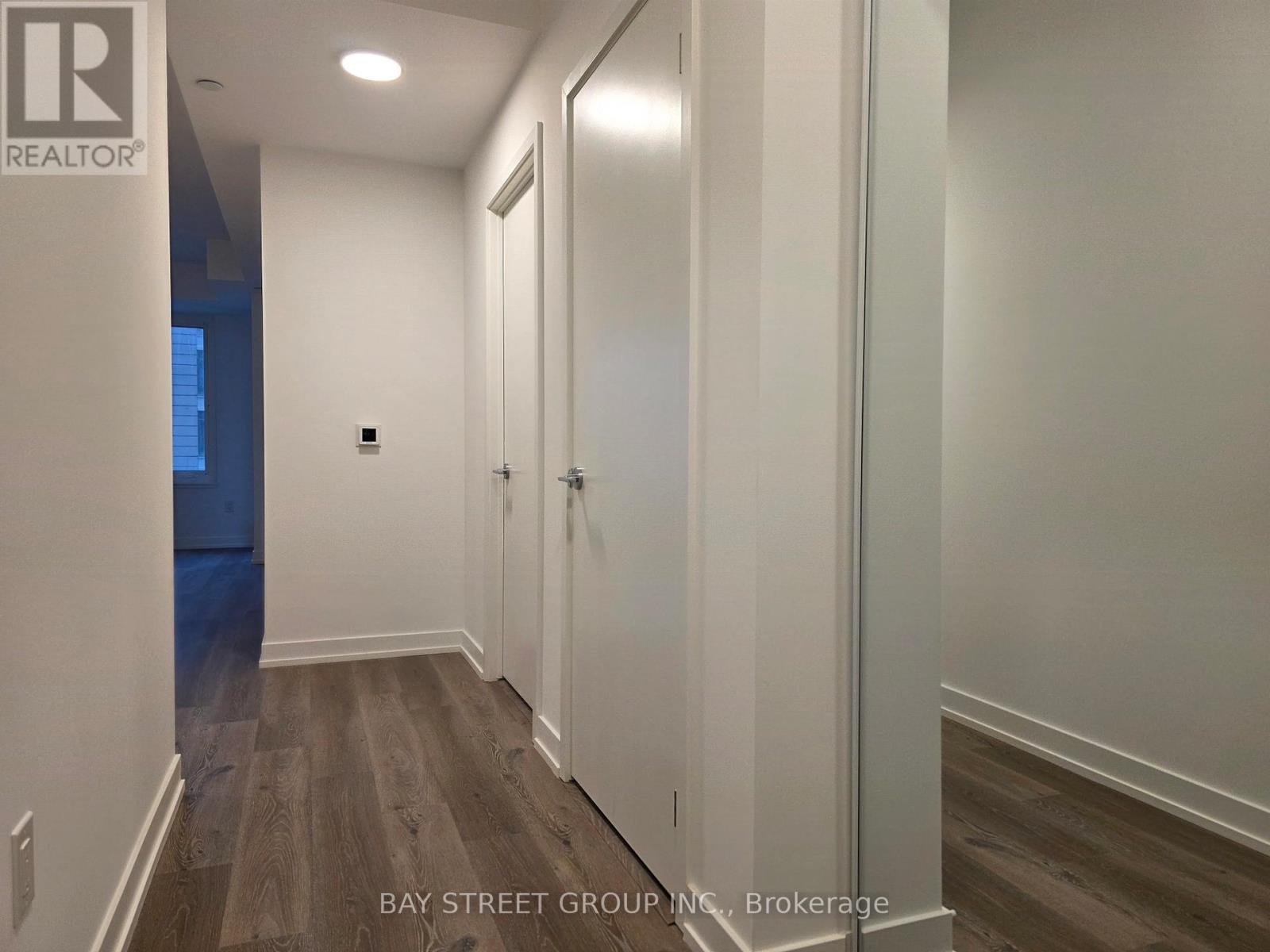 1706 - 395 Square One Drive, Mississauga, Ontario  L5B 0G7 - Photo 9 - W12549814