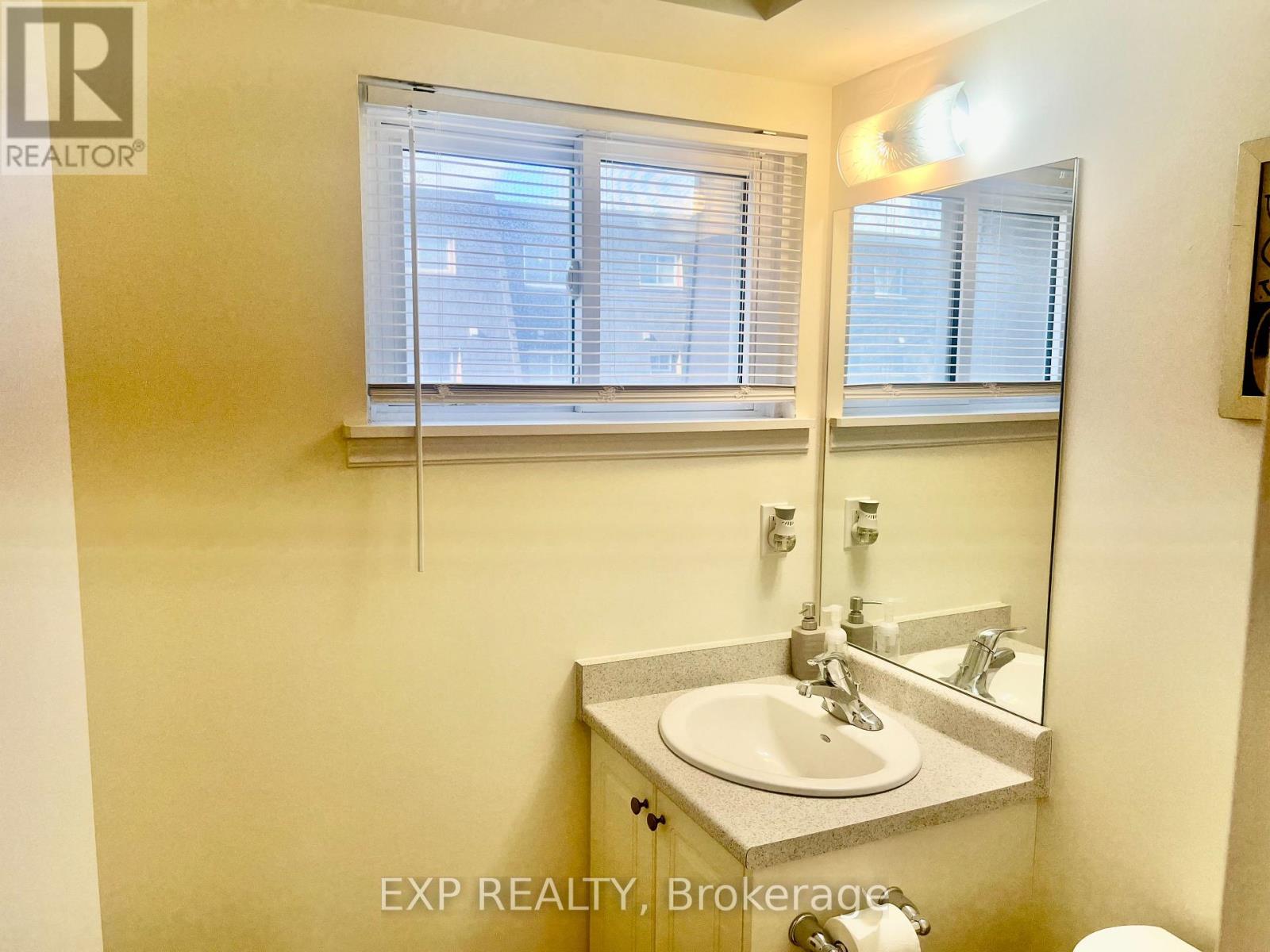 19 Darras Court, Brampton, Ontario  L6T 1W7 - Photo 25 - W12549826