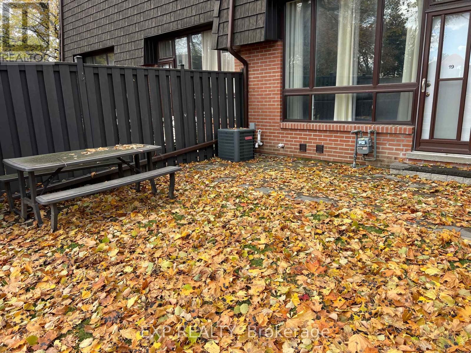 19 Darras Court, Brampton, Ontario  L6T 1W7 - Photo 44 - W12549826