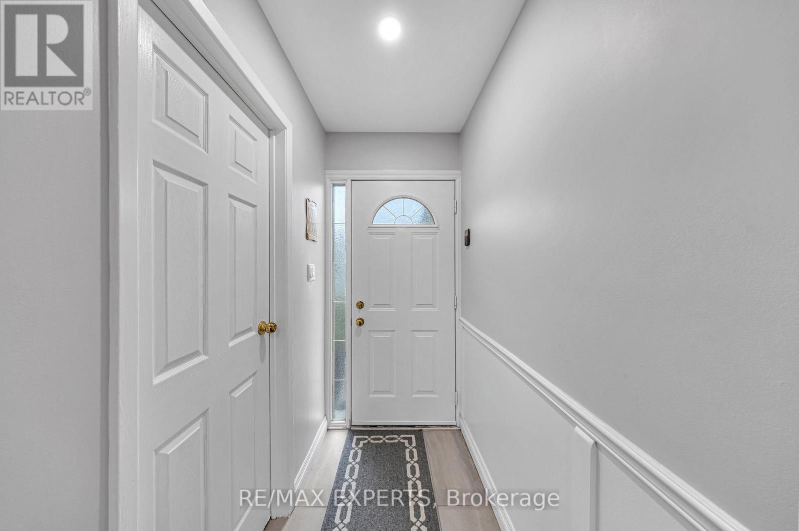 55 - 2676 Folkway Drive Nw, Mississauga, Ontario  L5L 2G5 - Photo 3 - W12486988