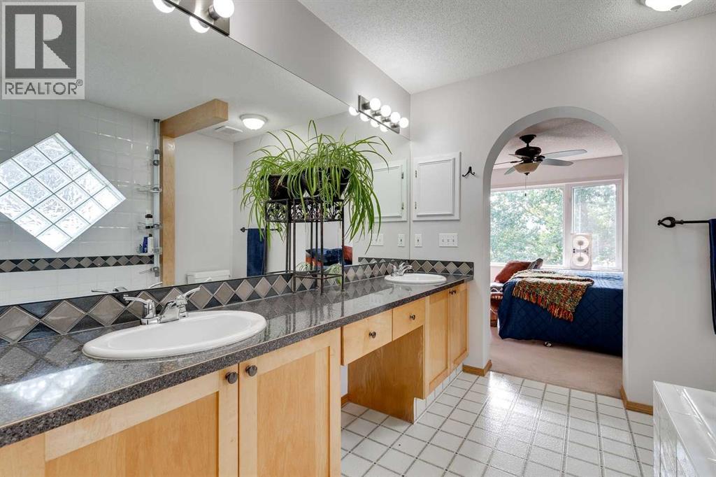 187 Valley Brook Circle Nw, Calgary, Alberta  T3B 5S1 - Photo 16 - A2255229