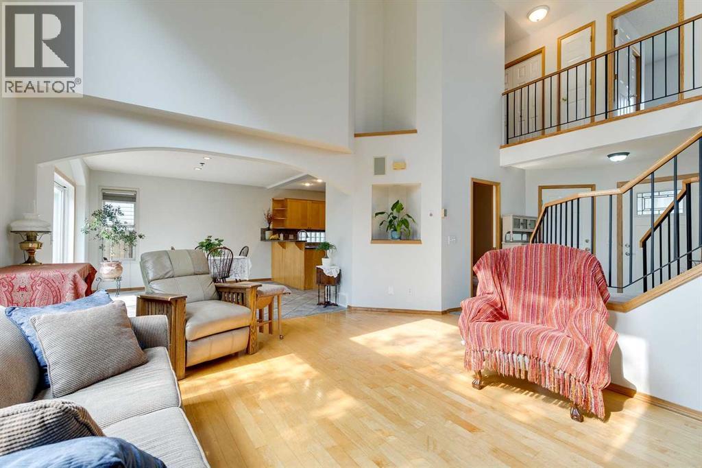 187 Valley Brook Circle Nw, Calgary, Alberta  T3B 5S1 - Photo 8 - A2255229