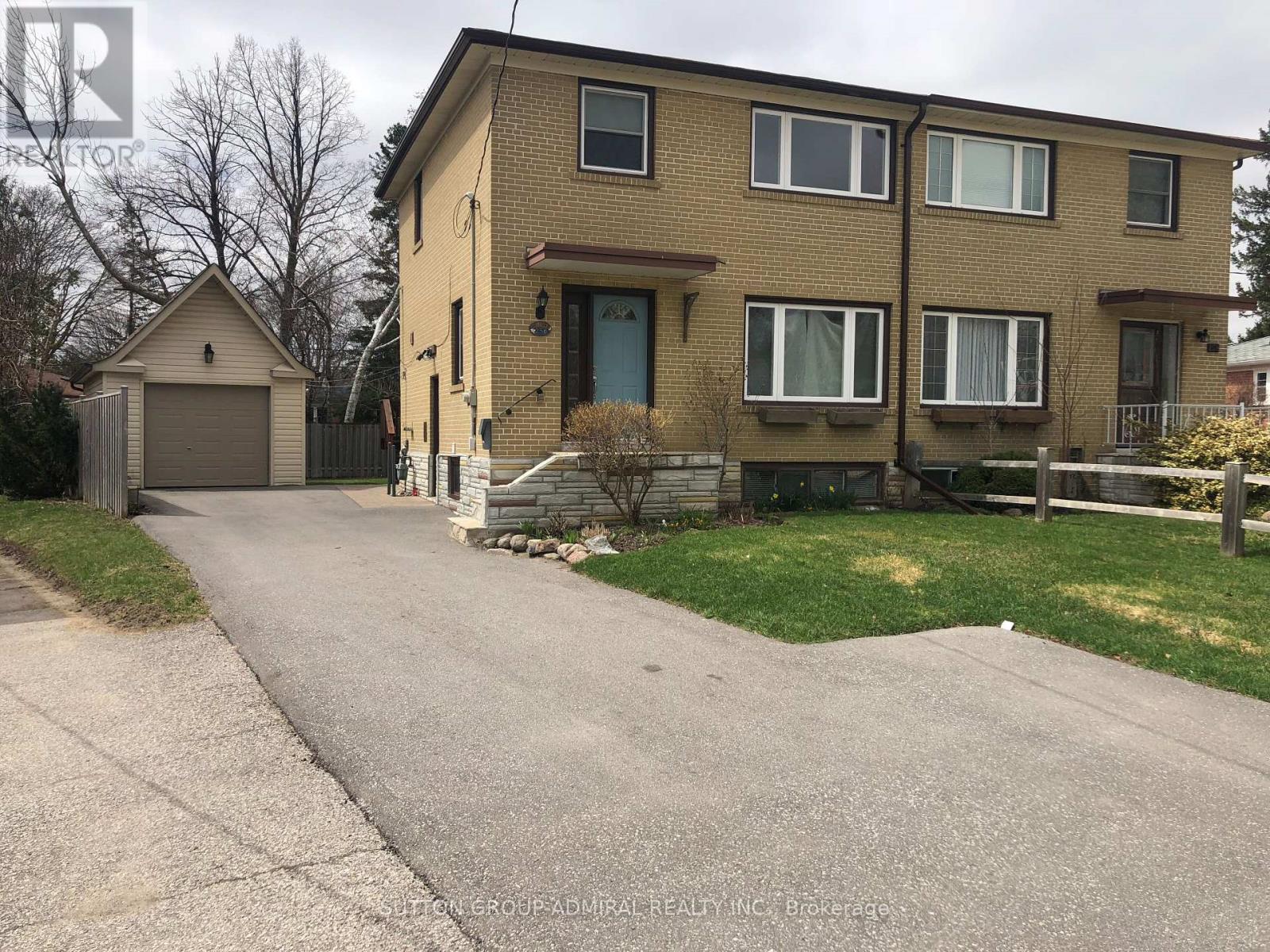 256 MCCONVEY DRIVE, Richmond Hill, Ontario